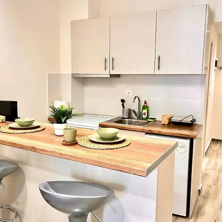 Cozy Condo In Thessaloniki Exterior foto