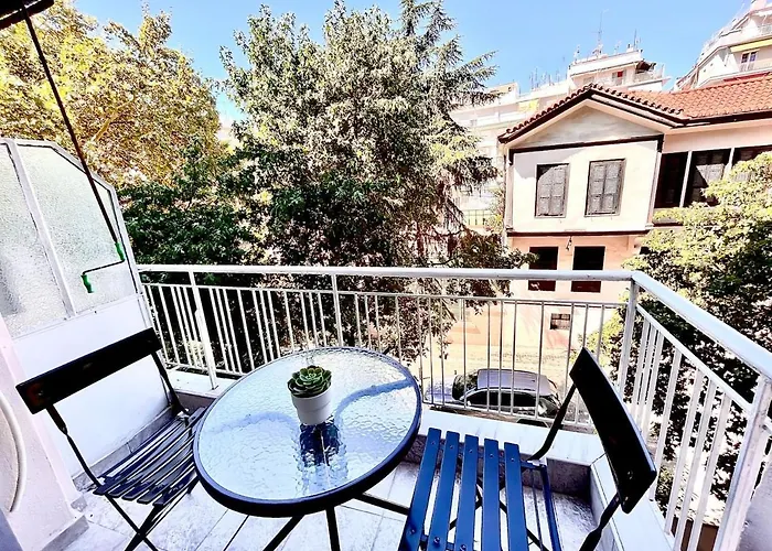 Cozy Condo In Thessaloniki